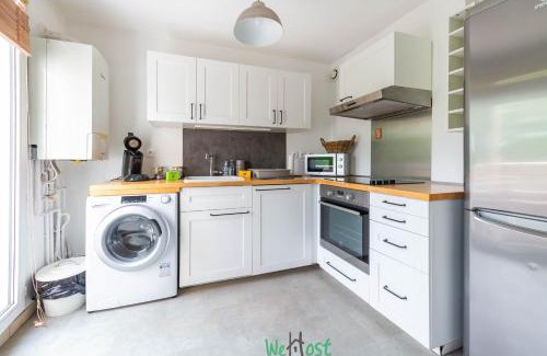 Guyancourt Apartment | Monnet - Versailles - CI - Relaxing getaway 30 minutes from Paris for 4 people