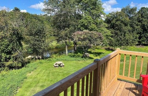 Monroe Apartment | Monroe Maine Historic Site Hideaway