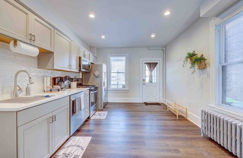 Stroudsburg House | Monroe22 · BrickStone Lodge-Boho Style home near Main St-B