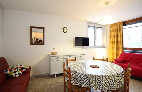Mont-Dore Apartment | Mont-Dore: 1BR Apartment with Balcony and Private Garage