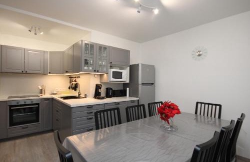 Mont-Dore Apartment | Mont-Dore : Duplex 4P avec Balcon, Garage et Wi-Fi - FR-1-608-3