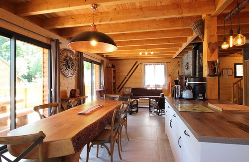 Mont-Dore Ski Chalet | Mont-Dore: Splendid 5-Bedroom Chalet with Terrace, Double Garage, and WiFi