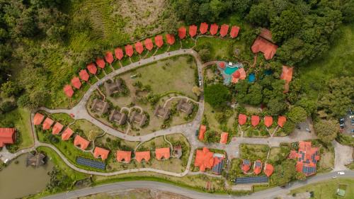 Arenal Hot Springs Hotel | Montaña de fuego Mountain Resort & Spa