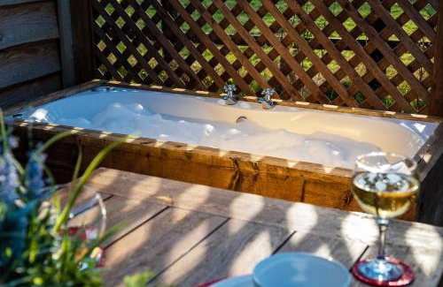 Wichenford Cabin | Montana Log Cabin - Ockeridge Rural Retreats
