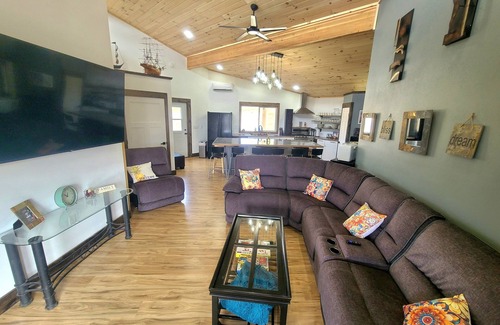 Stevensville House | Montana Retreat : Unit A&B