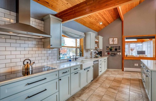 Pagosa Highlands House | Monte Vista Retreat: Pet-Friendly, Private Hot Tub, Game Loft, Fenced Yard, Stunning Mountain Views!