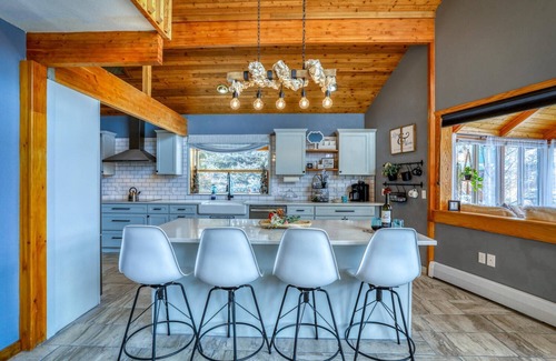 Pagosa Highlands House | Monte Vista Retreat: Pet-Friendly, Private Hot Tub, Game Loft, Fenced Yard, Stunning Mountain Views!