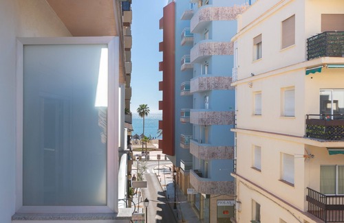 Fuengirola House | MONTEALBA - Cozy apartment very close to the beach, with free WiFi.