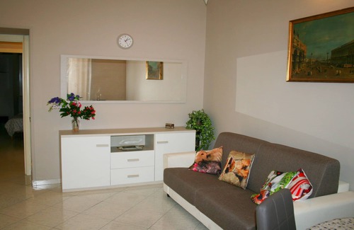 Rione XVIII Castro Pretorio Apartment | Montebello Apartment Near Termini Station - Free WiFi
