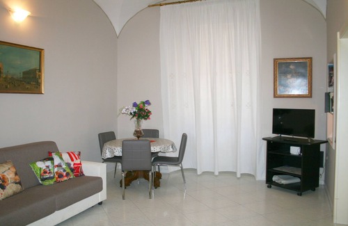 Rione XVIII Castro Pretorio Apartment | Montebello Apartment Near Termini Station - Free WiFi