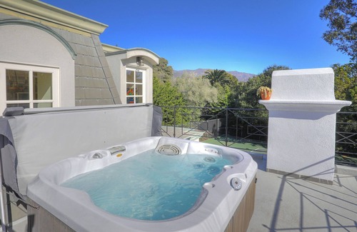 Hedgerow Villa | Montecito Garden Estate - walk to Beach, Hiking Trails, Shops & Restaurants