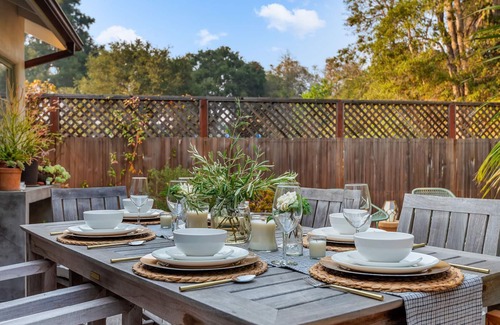 Hedgerow Cottage | Montecito Beach Holiday - Tropical Coastal Cottage within Walking Distance to Miramar Beach
