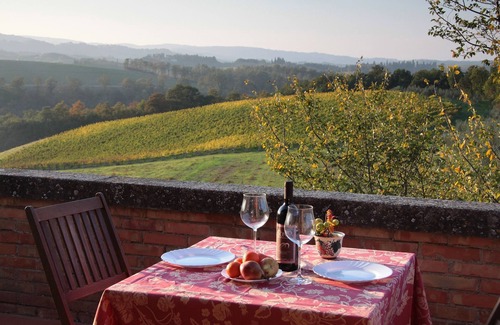 San Gimignano Apartment | MONTEGONFOLI 1 "THE ONE" Premium Apartment in San Gimignano with terrace & patio