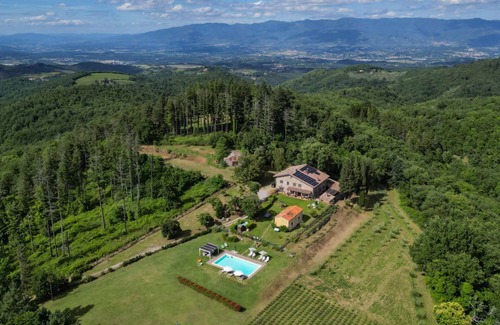 Montegrossi Villa | Montelucci Chianti - Agrivilla with 14 beds with private pool