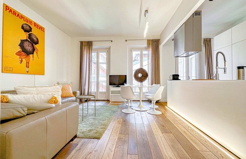 Milan Centre Apartment | Montenapoleone Luxury Suite