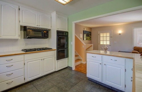 Del Rey Oaks House | Monterey‘s safest neighborhood beach house in the woods