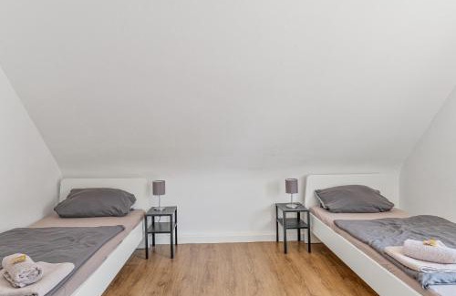 Oberboihingen Apartment | Monteur Apartments Oberboihingen near Stuttgart, Nürtingen, Autobahn A8, Parking,Wifi,Smart,Smart TV