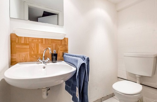 Rhein-Erft-Kreis District Apartment | Monteurwohnung Hürth H01, 70qm, 1 Schlafzimmer, 2 Wohn-/Schlafzimmer, max. 7 Personen
