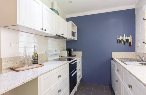 Elizabeth Beach House | Montezuma - flat walk to Elizabeth Beach + Air Con