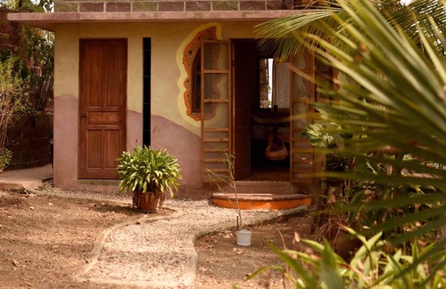 Montezuma Apartment | Montezuma Heights "Geco" studio. In between ocean and the wild. Sleeps 2