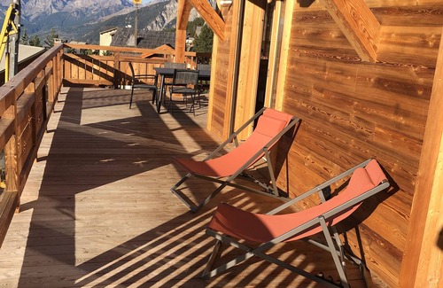 Montgenevre Ski Chalet | Montgenevre. new Tipamountain chalet, luxury, charm, 185m superb view.