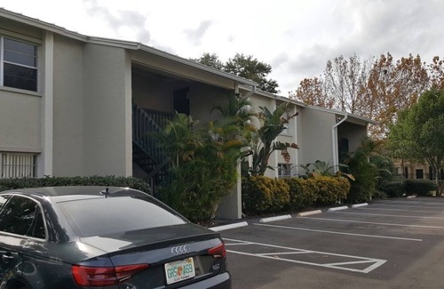 SoHo Condo | Month+Rental; Charming 1 bedroom+parking Condo in S Tampa near Hyde Park & Soho.