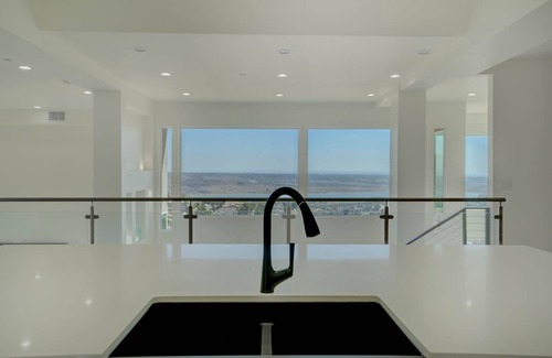 La Presa House | MONTH TO MONTH Amazing Views NEW Luxury 5 Bed 4.5 Bath Modern Home
