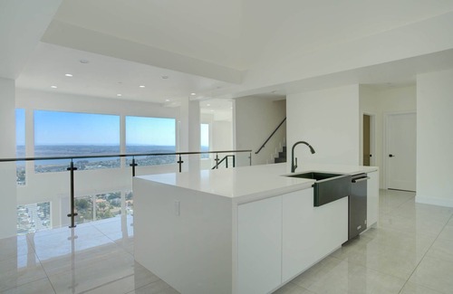 La Presa House | MONTH TO MONTH Amazing Views NEW Luxury 5 Bed 4.5 Bath Modern Home