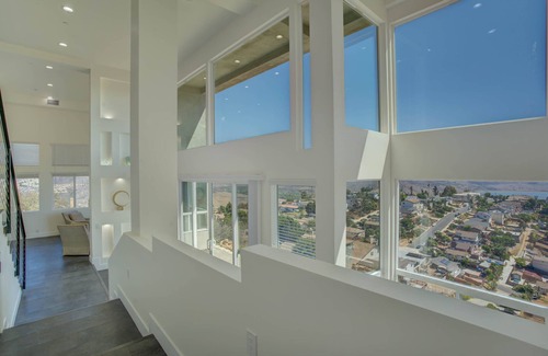La Presa House | MONTH TO MONTH Amazing Views NEW Luxury 5 Bed 4.5 Bath Modern Home