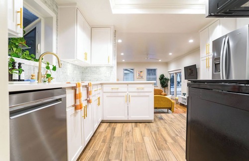 South Manchaca House | Month/Week Long Discounts- Firepit/Cozy Living/Cold Plunge