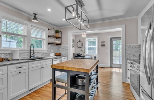 Greenville House | Monthly 2BR, Firepit, Fenced Yard, Workspace