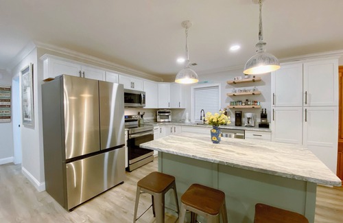 Hartwell House | monthly 40% discount, hartwell lake side home & pet