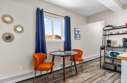 Green Bay Apartment | Monthly Deal! Pets Welcome|Garage Included
