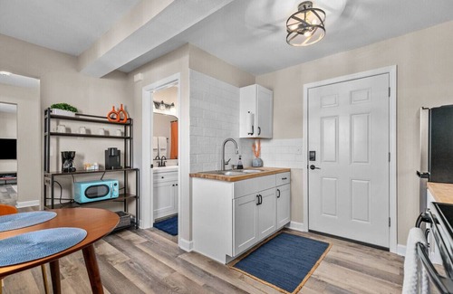 Green Bay Apartment | Monthly Deal! Pets Welcome|Garage Included