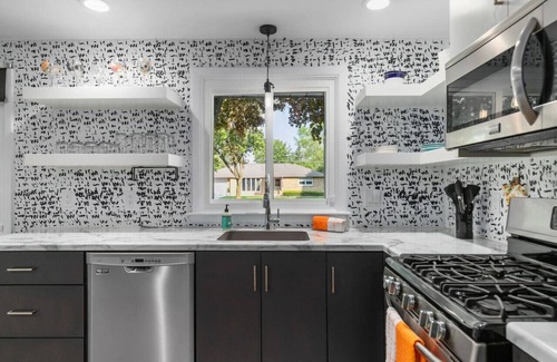 De Pere House | Monthly Discount! Porch&Firepit!