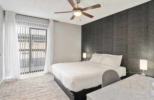 Brentwood Apartment | Monthly Discounts | Modern 1B near UT Austin
