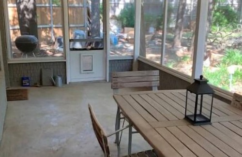West Arlington House | Monthly home-3 bed-2 bath, remodeled. Quiet. Dogs on case by case basis