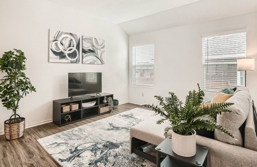 Buda House | Monthly Kyle Rental, Furnished
