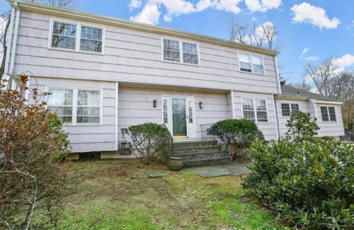 Westport House | Monthly Rental-4 Bedroom Colonial in Westport, CT