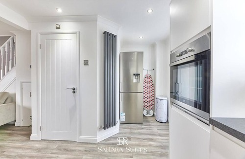 Newcastle-upon-Tyne House | Monthly Stay | Stylish 3BR | City Centre | Parking