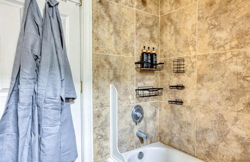 Metropolitan House | Monthly Stays! - 5 mins to DT, Forsyth & Starland - Mini Gym - Balcony - Parking