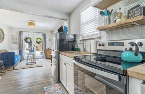 Manitou Springs Historic District Apartment | Monthly Stays at The Manitou Manse