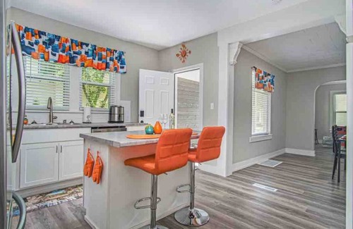 Nelson House | Monthly Stays at Brightside Bungalow: Near Downtown Muskegon