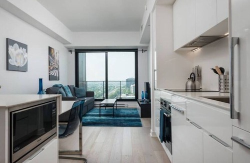 Southwest Condo | Monthly - Tour Des Canadiens Luxury Flat