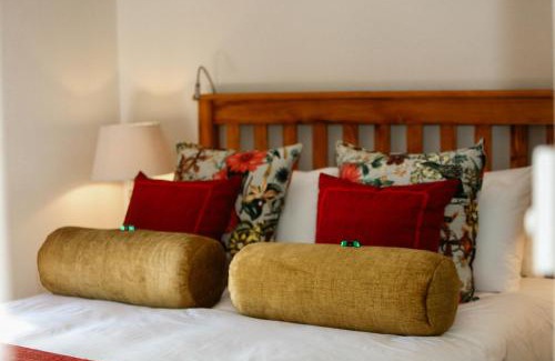 Franschhoek House | MontMartre Chalets & Venue