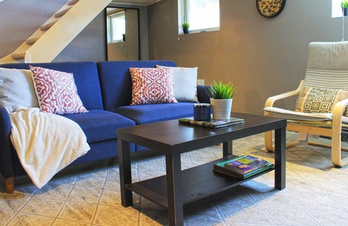 Villeray—Saint-Michel—Parc-Extension Apartment | Montreal ! Cosy Basement, 20 min Dtown
