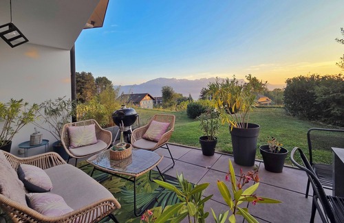 Blonay Villa | Montreux Holiday Home (Modern Villa) with view on the lake & the mountains