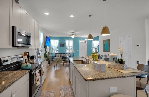 North Charleston House | Montview Marvel: 3BR Haven in Peaceful Area