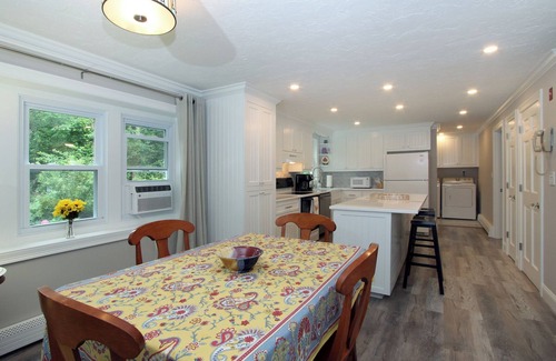 Bourne Cottage | MONUMENT BEACH
