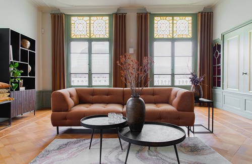 Hoorn House | Monumental home in downtown Hoorn, on the harbor with private parking!